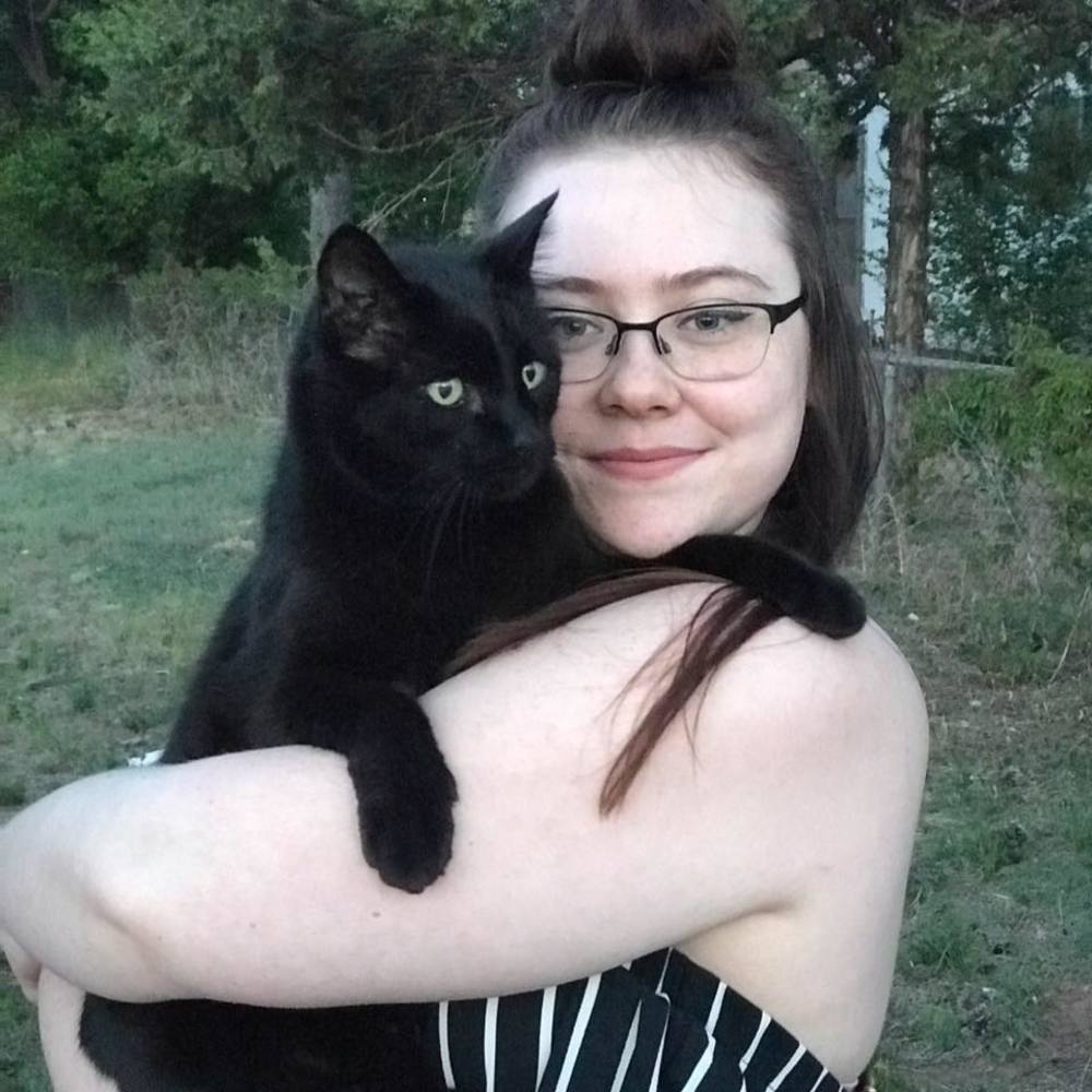 Meet your Posher, Cassandra